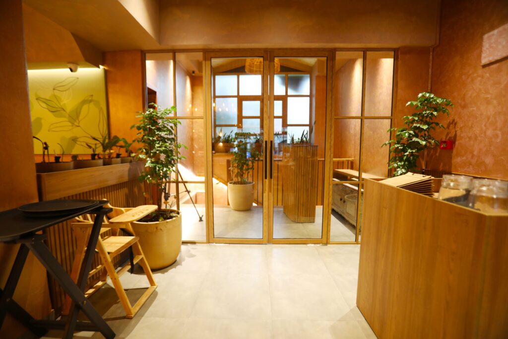 Poee & Co. Interior