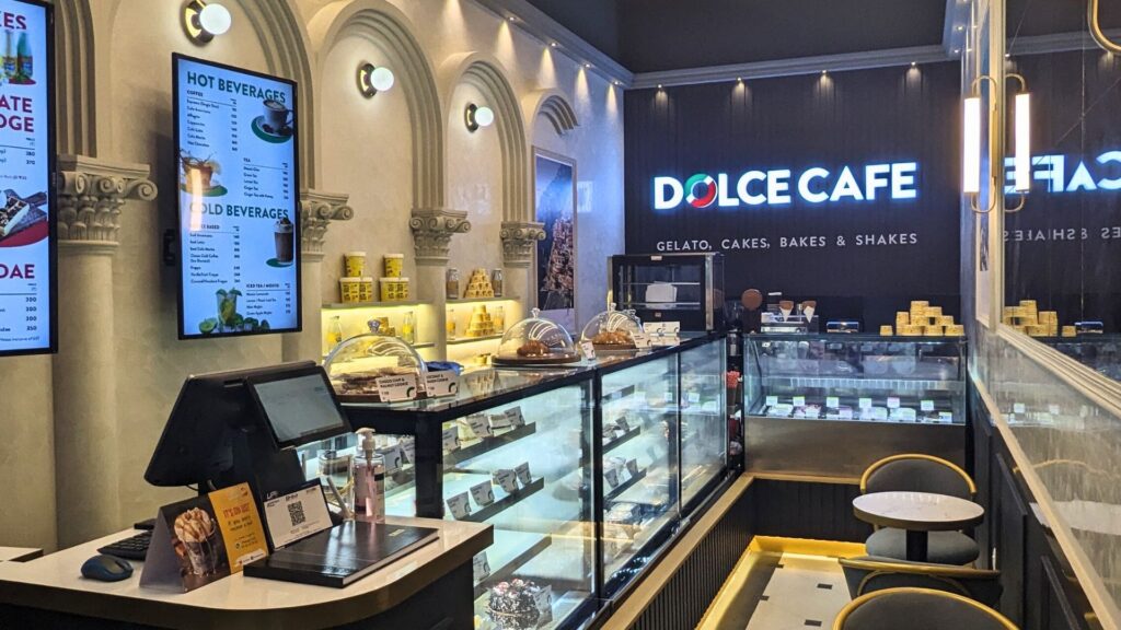 Dolce Café Interior