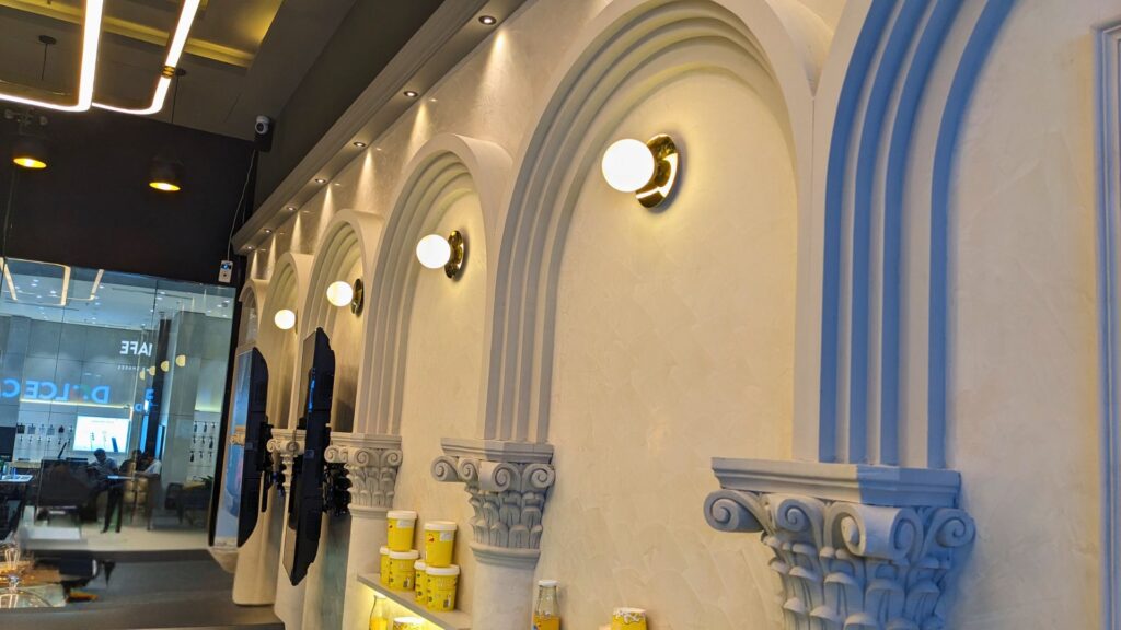 Dolce Café Interior