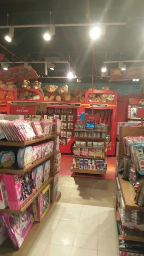 Hamleys Art and Craft Red Endcap