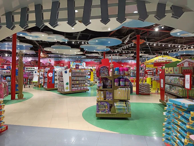 Hamleys Cloud Ceiling Toddler Zone