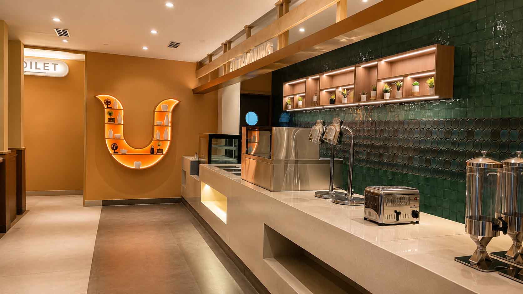 Uttham Midway Lounge Family Dining Hall